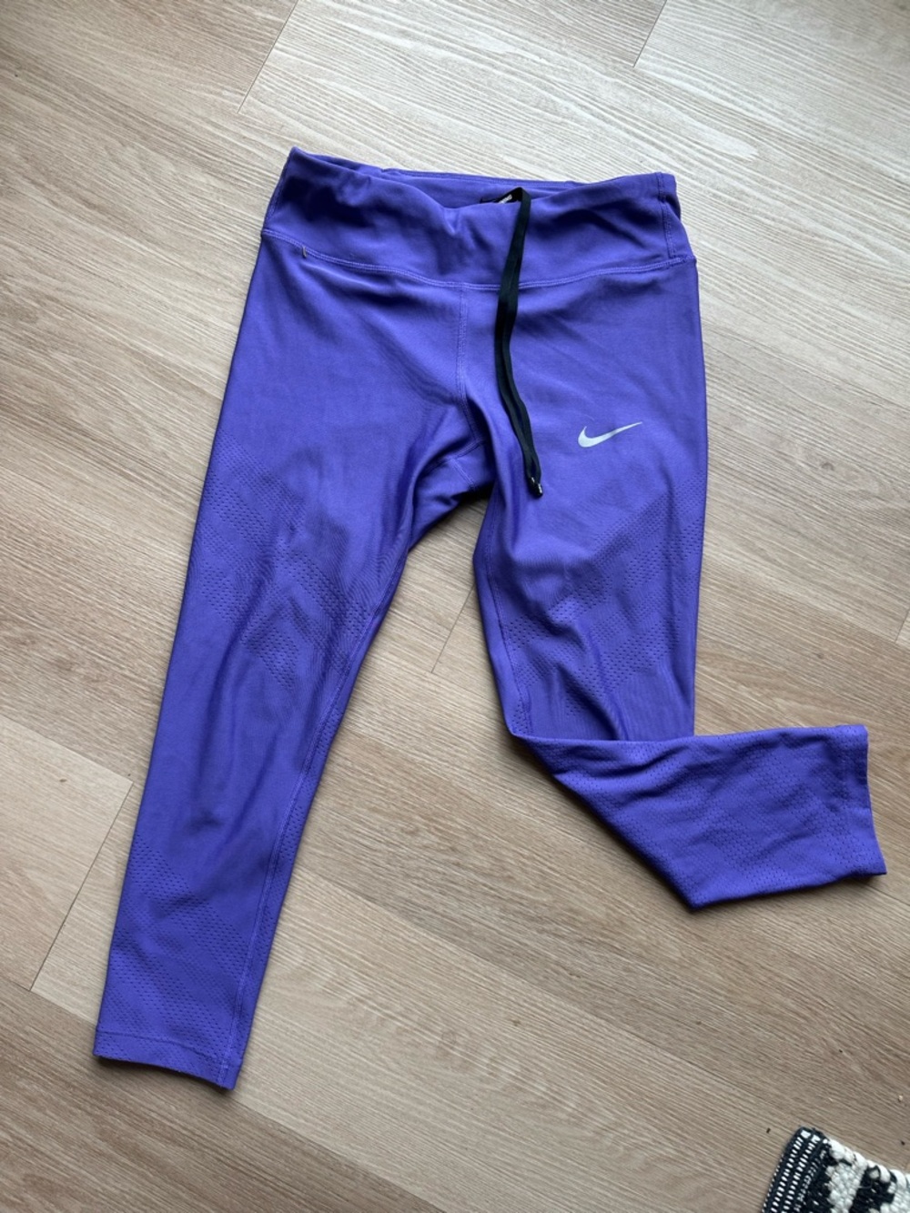 Nike Purple' Performance Leggings with Black Drawstring - Picture 1 of 9